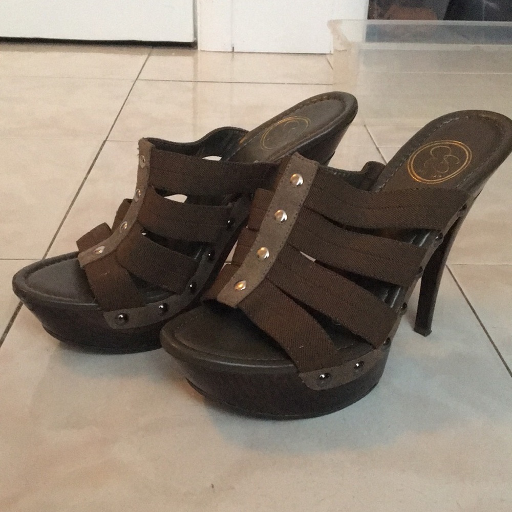 jessica simpson olive green  heels